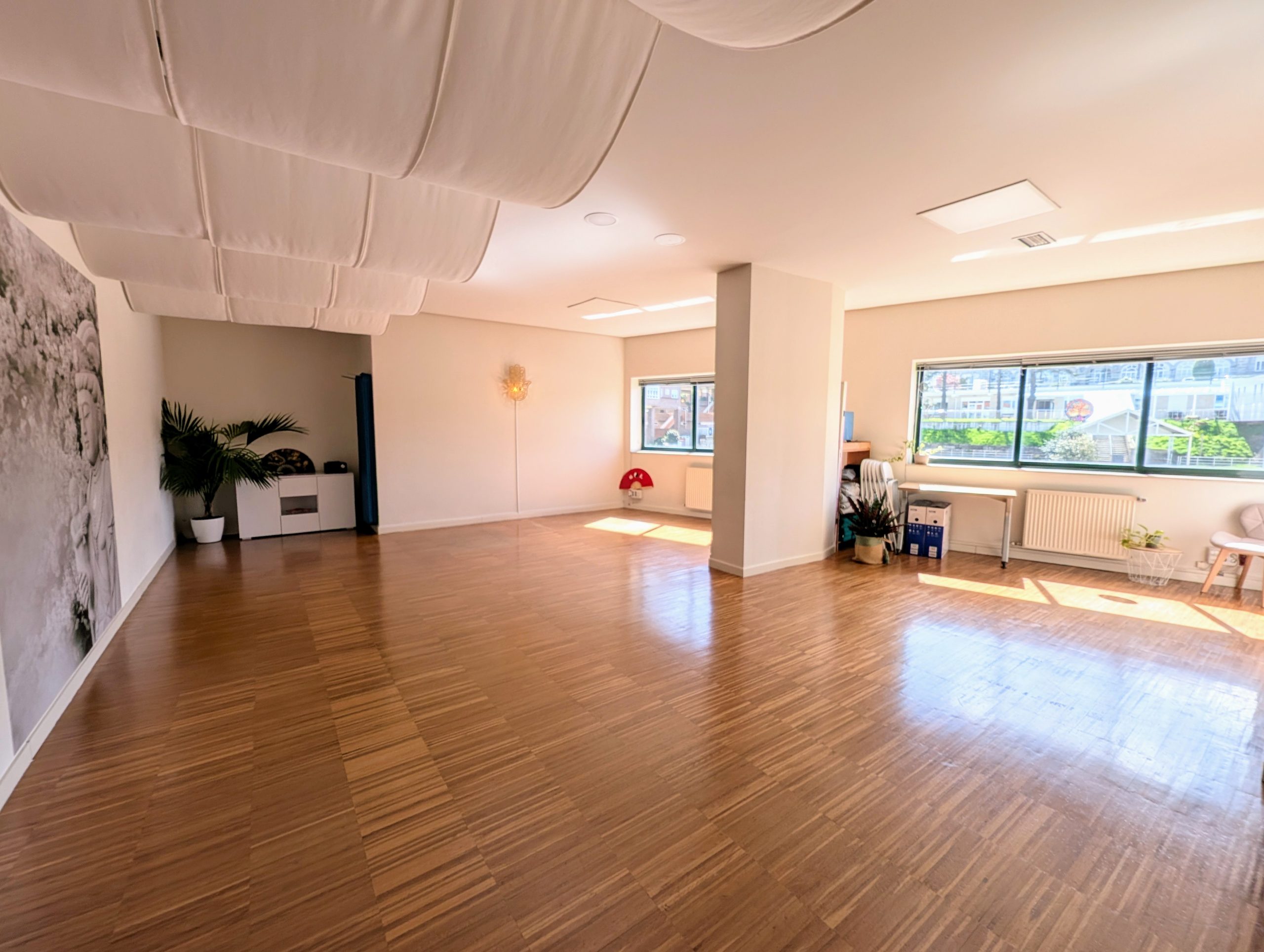 Visión global sala actividades Centro Raíces